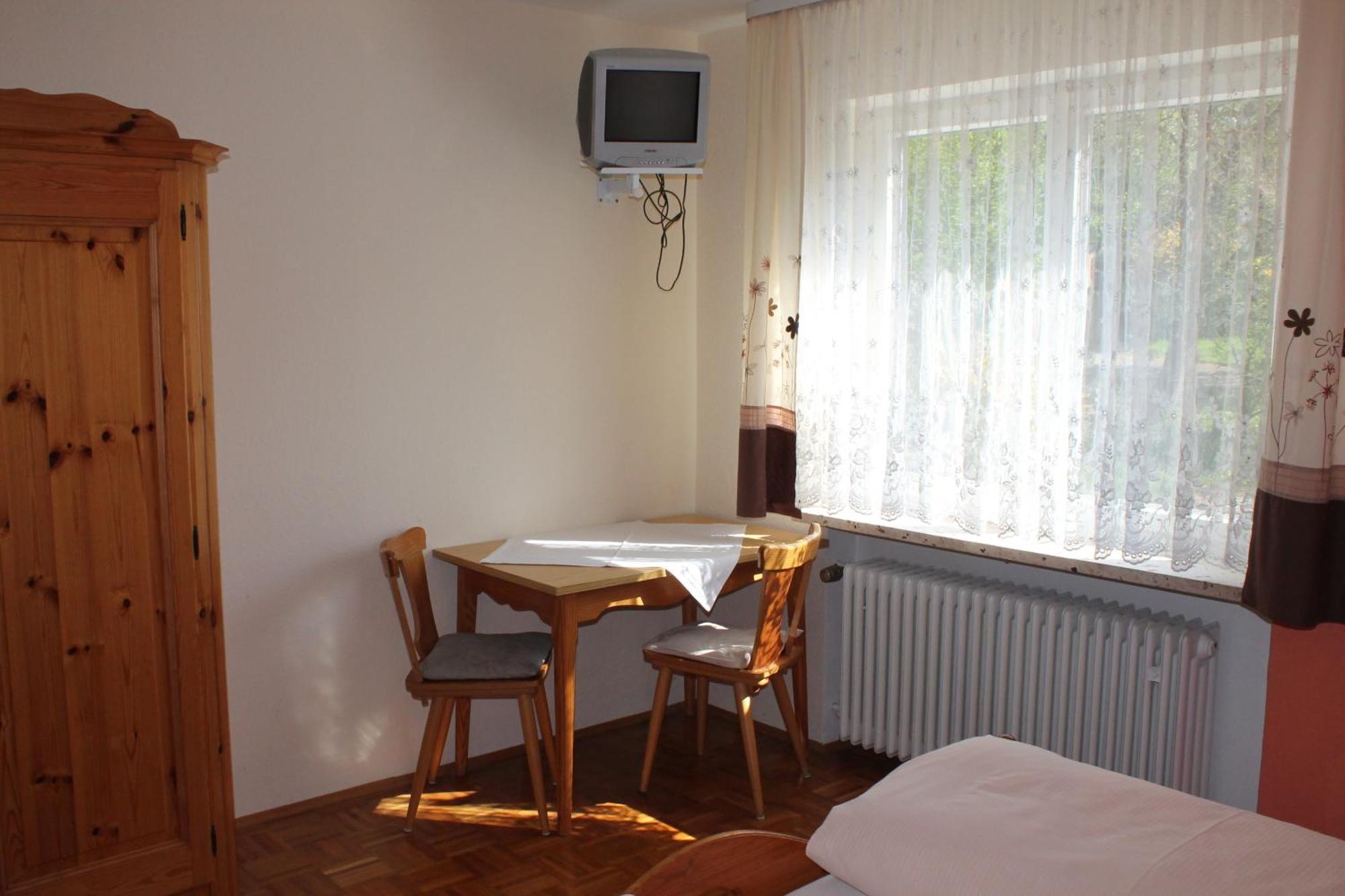 Landgasthof Heerlein Bamberg Room photo